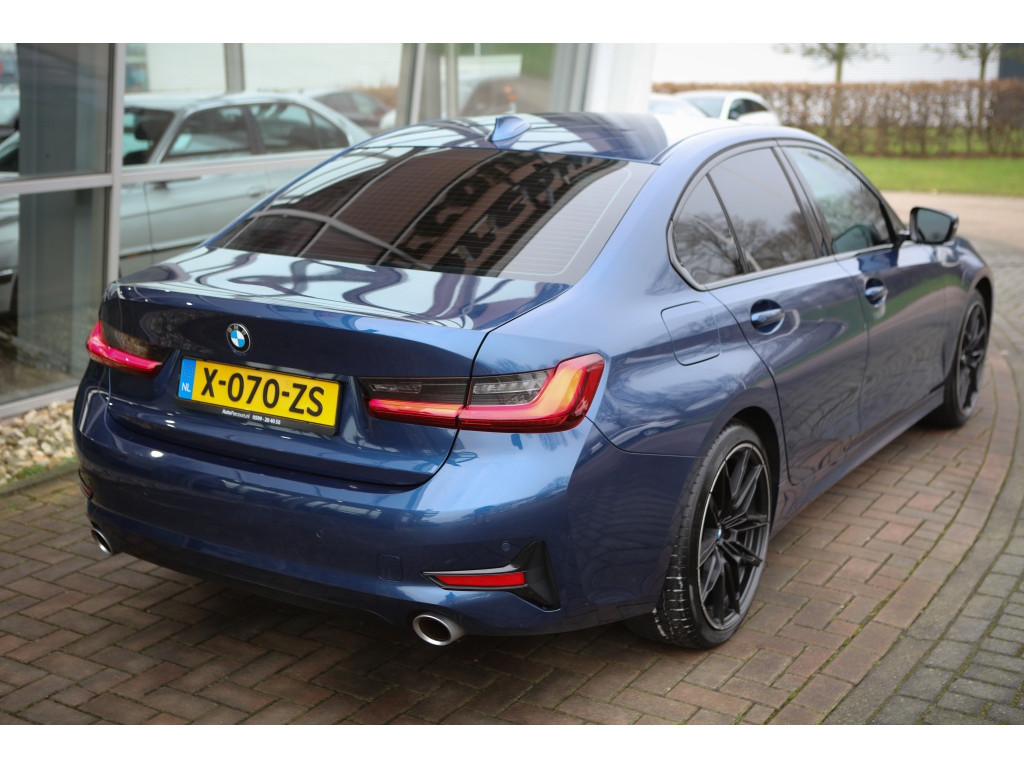 BMW 3-serie 320i 6