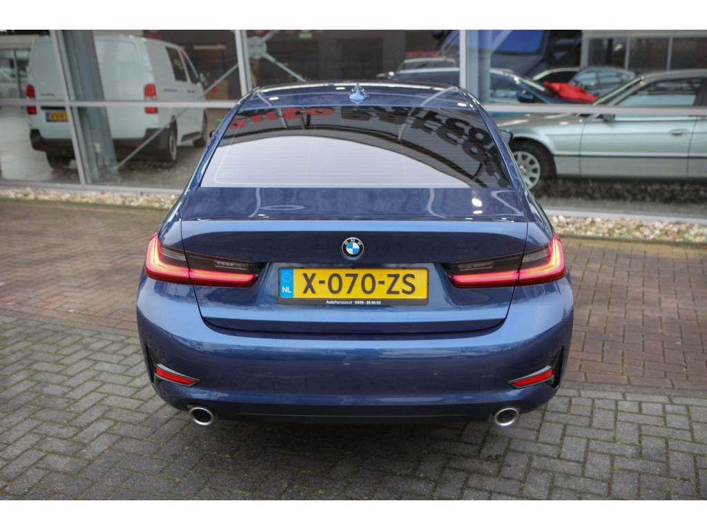 BMW 3-serie 320i 7