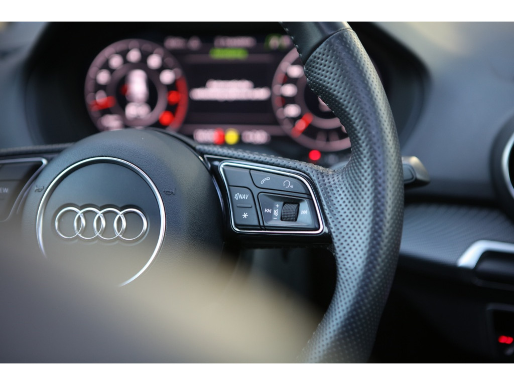 Audi Q2 1.4 TFSI | Pano | Sfeerverlichting | Digitaal Display | 14