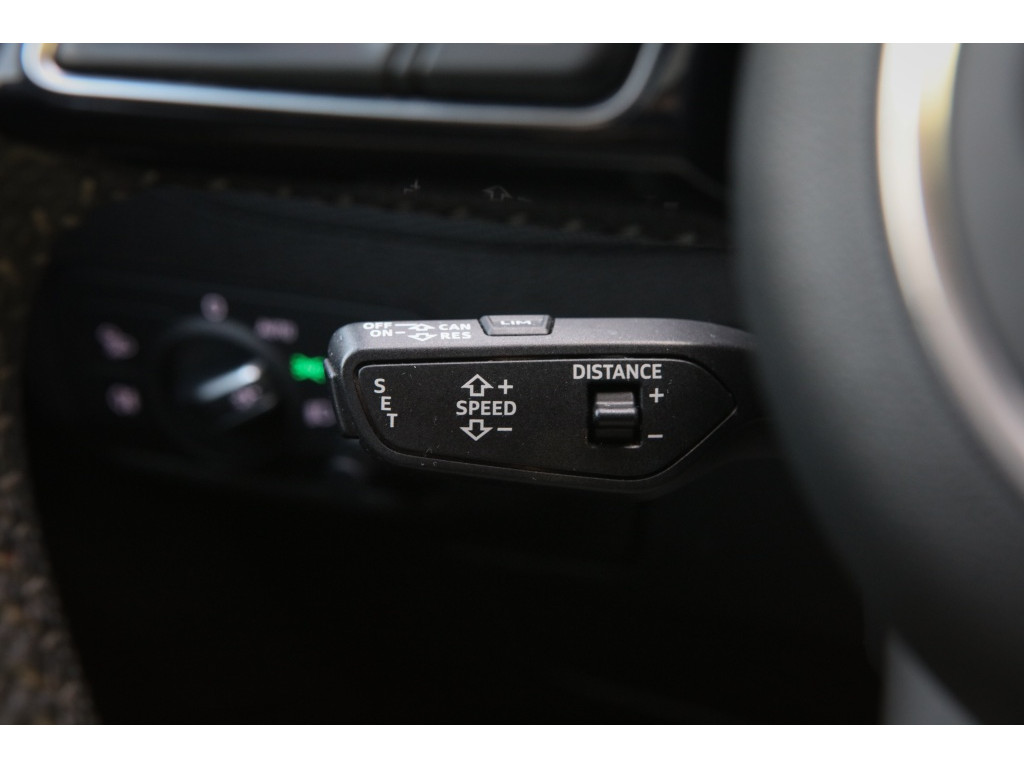 Audi Q2 1.4 TFSI | Pano | Sfeerverlichting | Digitaal Display | 17
