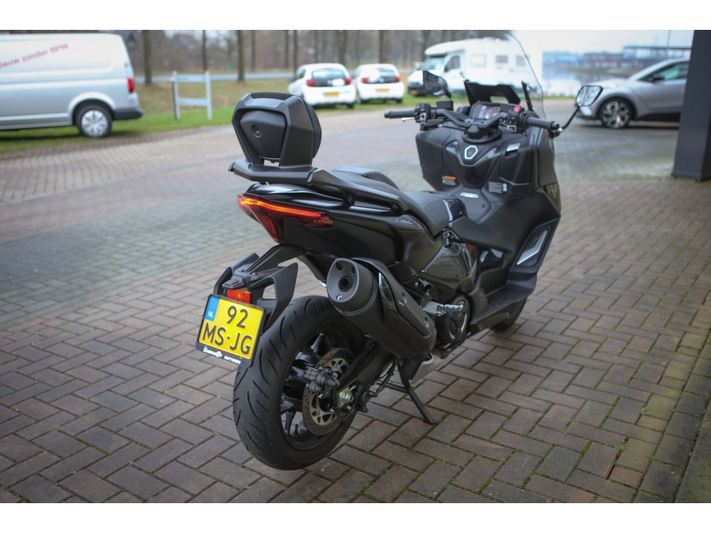 Yamaha  Scooter TMAX 560 TechMAX ABS 8