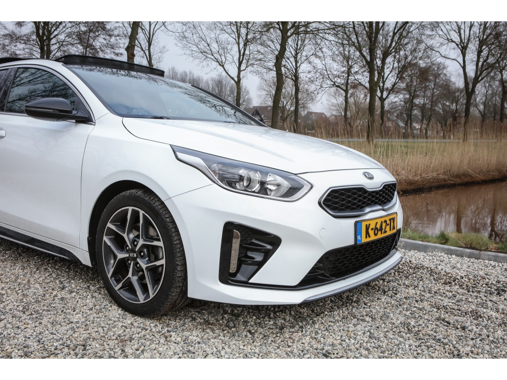 Kia ProCeed 1.5 T-GDi MHEV GTLEd | Pano | 24