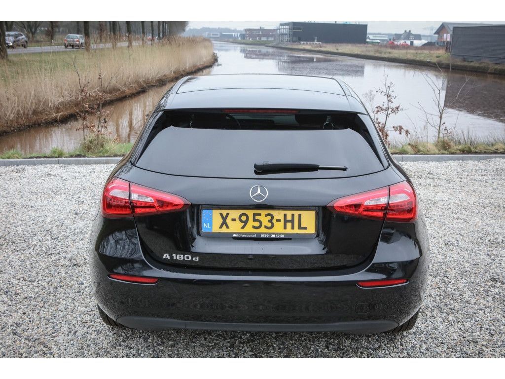 Mercedes-Benz A-Klasse 180 d Premium Pl 19