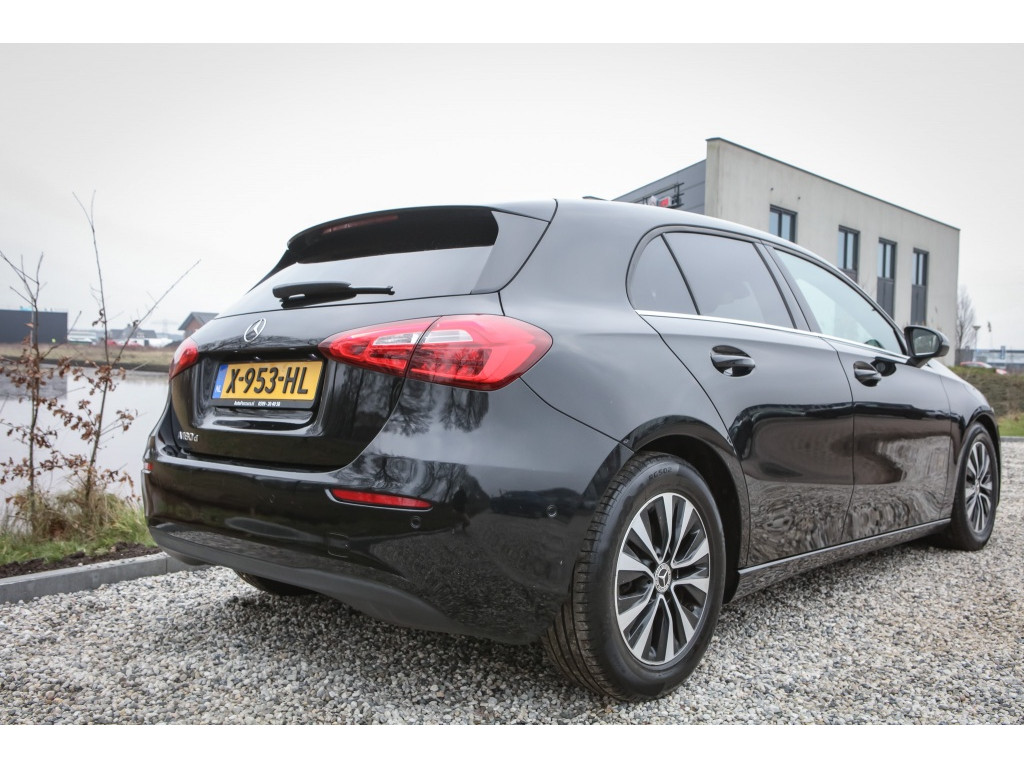 Mercedes-Benz A-Klasse 180 d Premium Pl 23