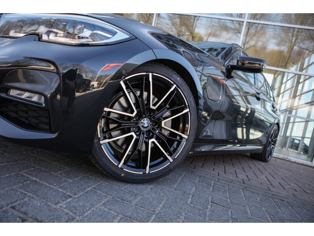 BMW 3 Serie Touring 330e M Sport | Trekhaak | Achteruitrijcamera | Adaptieve Cruise 22