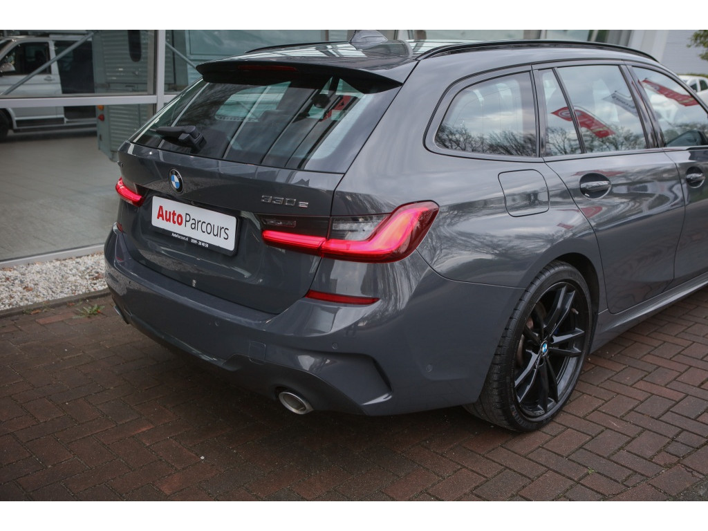 BMW 3 Serie Touring 330e xDrive M Sport | Pano | HUD | Laser | Assisted Drive | 21