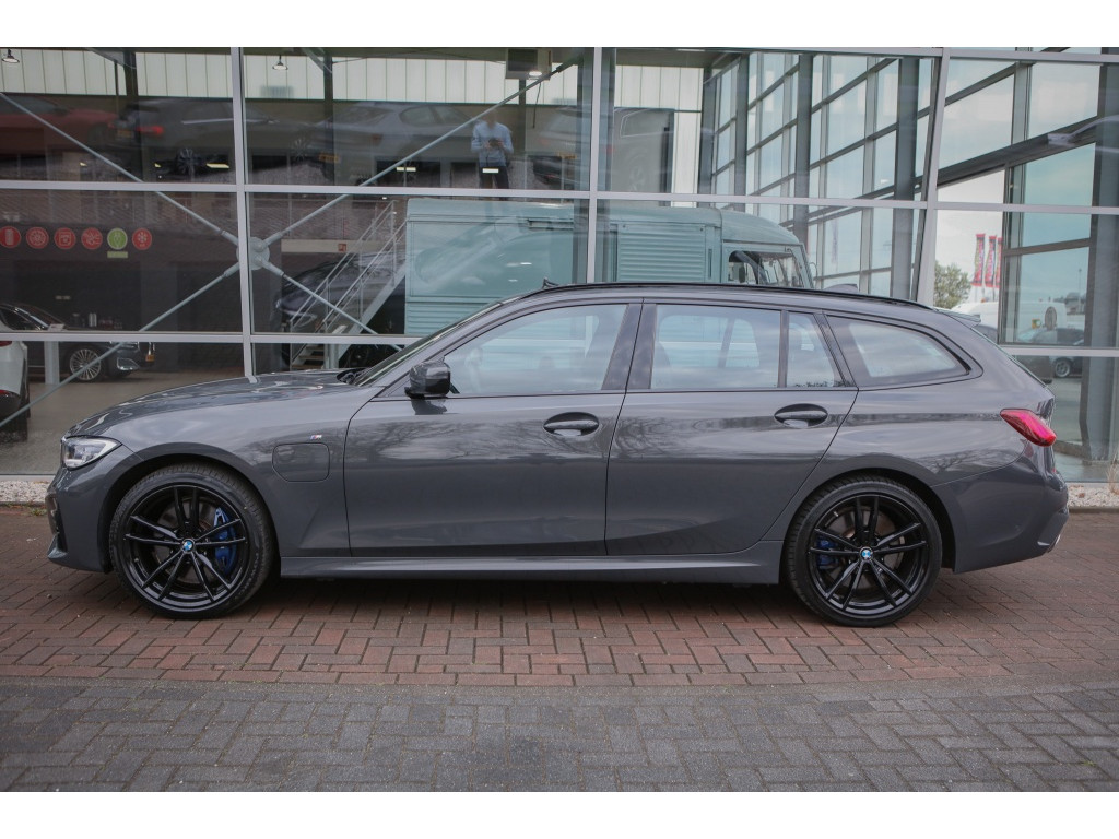BMW 3 Serie Touring 330e xDrive M Sport | Pano | HUD | Laser | Assisted Drive | 24