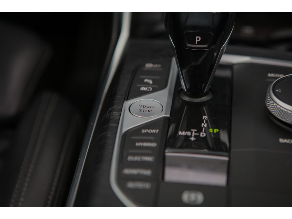 BMW 3 Serie Touring 330e xDrive M Sport | Pano | HUD | Laser | Assisted Drive | 9