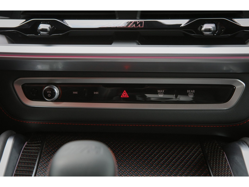BMW XM | Label Red | V8 | 748PK | BTW | Bowers&Wilkins | HUD | Massage 11