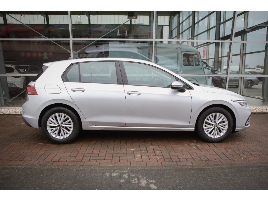 Volkswagen Golf 1.0 TSI Life 17