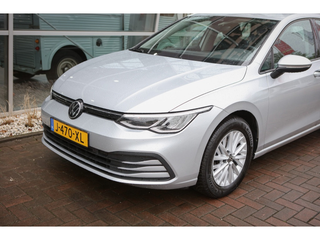 Volkswagen Golf 1.0 TSI Life 19