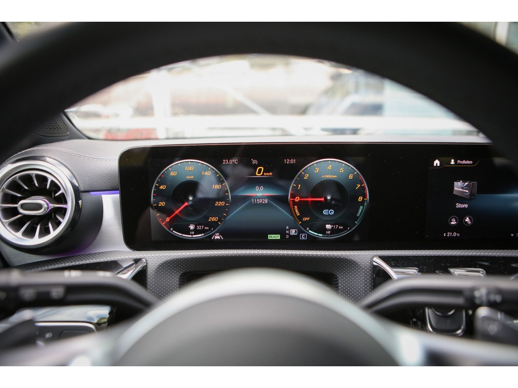 Mercedes-Benz A-Klasse 250e AMG | Panoramadak | Sfeerverlichting | 15