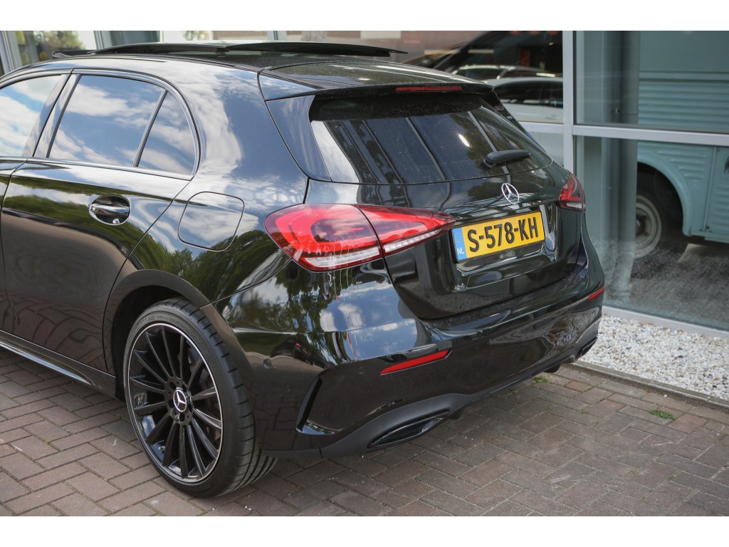 Mercedes-Benz A-Klasse 250e AMG | Panoramadak | Sfeerverlichting | 19