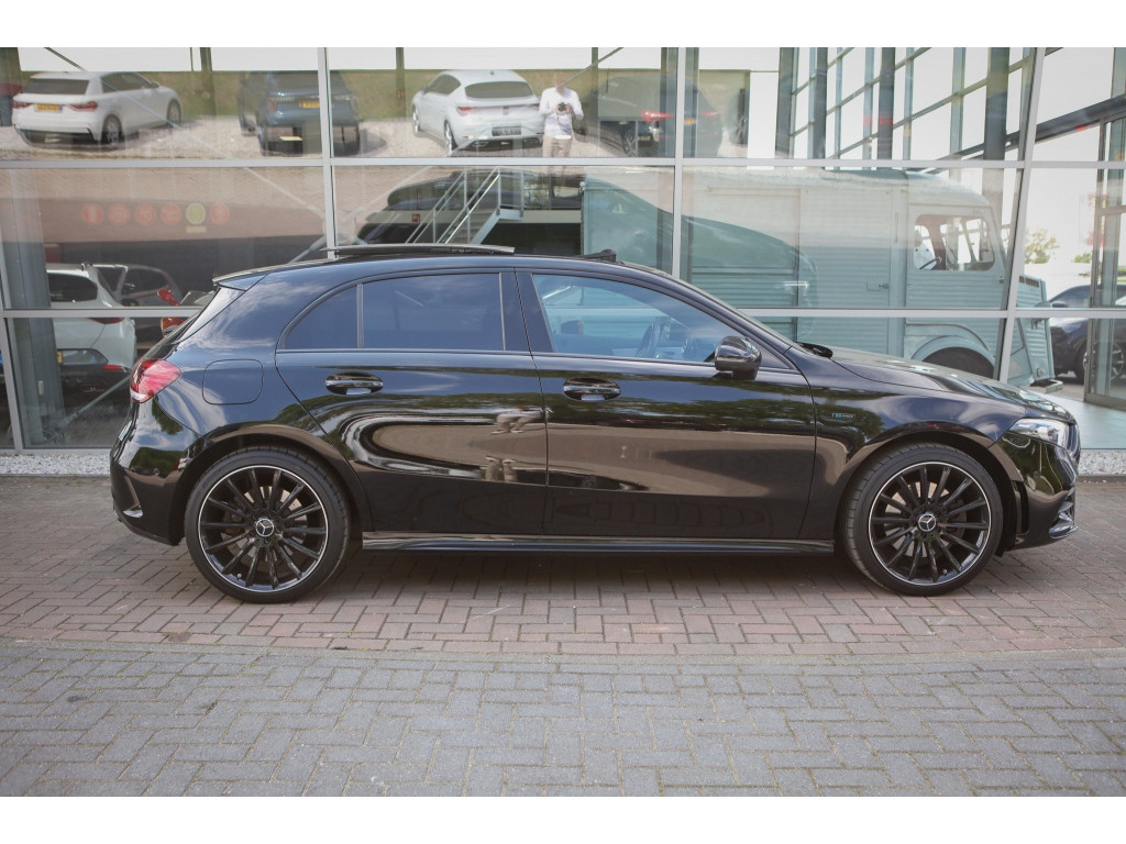 Mercedes-Benz A-Klasse 250e AMG | Panoramadak | Sfeerverlichting | 21