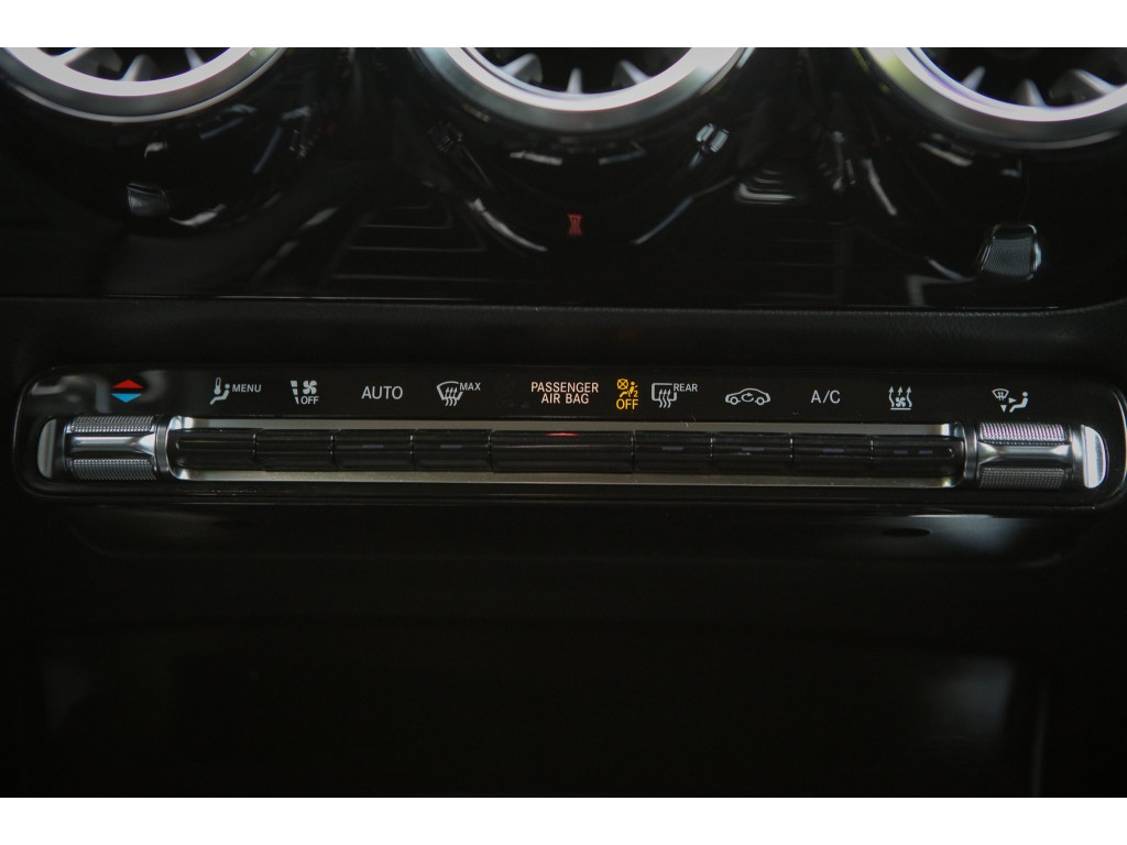 Mercedes-Benz A-Klasse 250e AMG | Panoramadak | Sfeerverlichting | 9