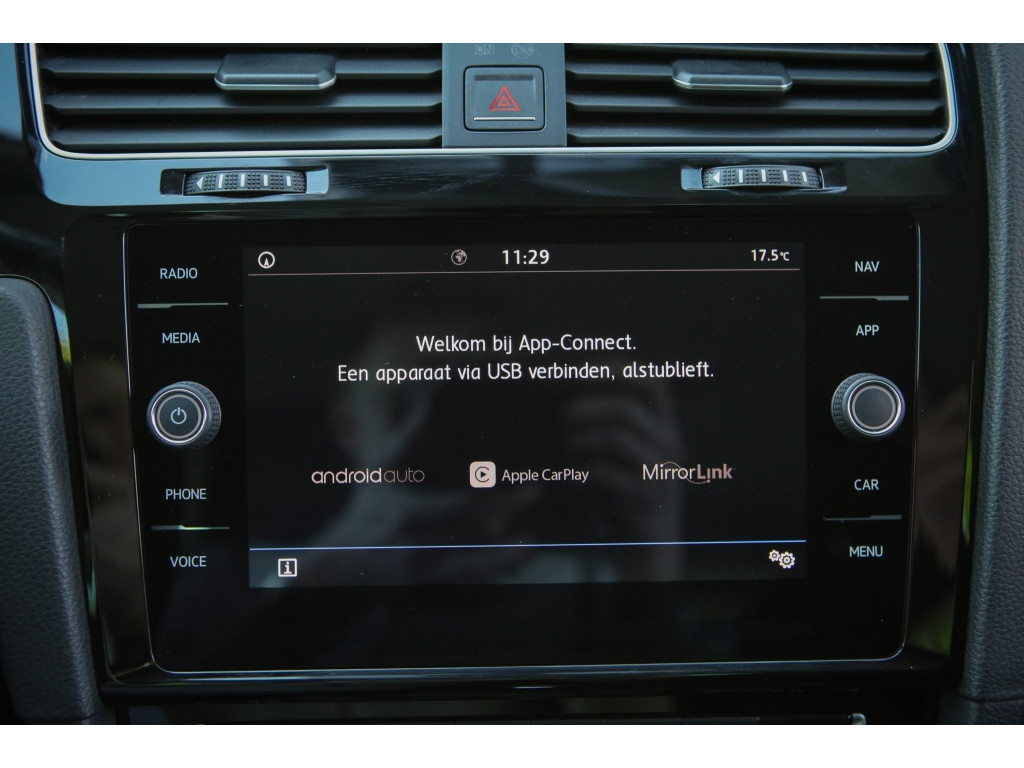 Volkswagen Golf 1.4 TSI | R-line 11