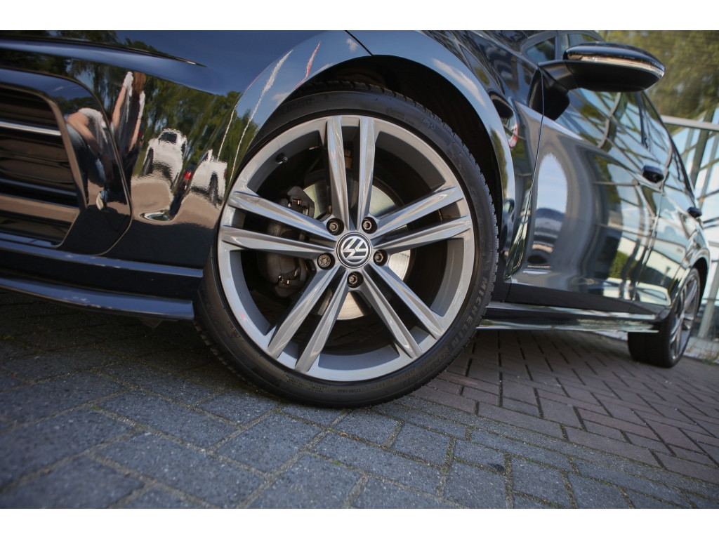 Volkswagen Golf 1.4 TSI | R-line 15