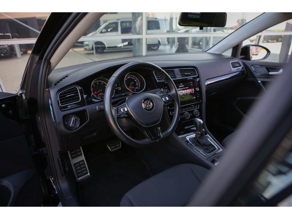 Volkswagen Golf 1.4 TSI | R-line 2