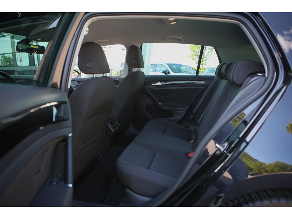 Volkswagen Golf 1.4 TSI | R-line 5