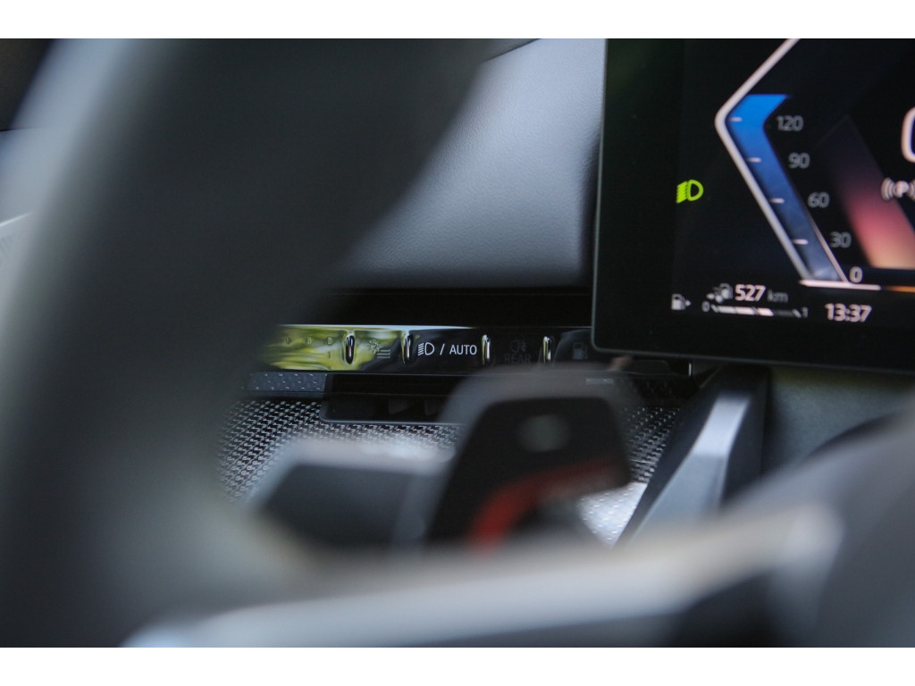 BMW 5 Serie 530e M-Sport Pro | Pano | HUD | Sfeerverlichting | 20