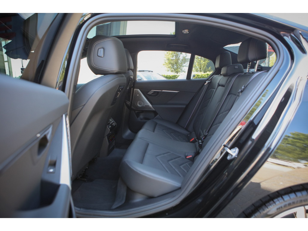 BMW 5 Serie 530e M-Sport Pro | Pano | HUD | Sfeerverlichting | 5