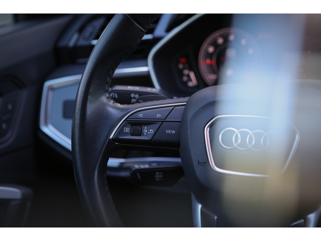 Audi Q3 35 TFSI S-Line | Pano | 360 Camera | 7