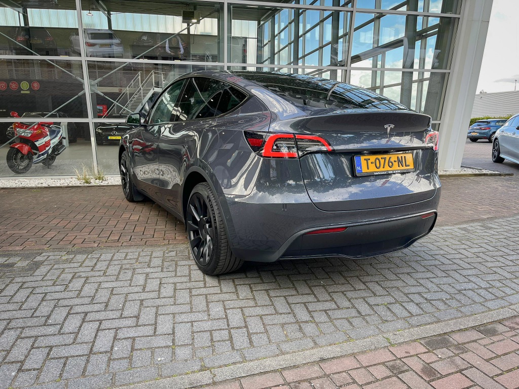 Tesla Model Y Long Range AWD 75kWh 1