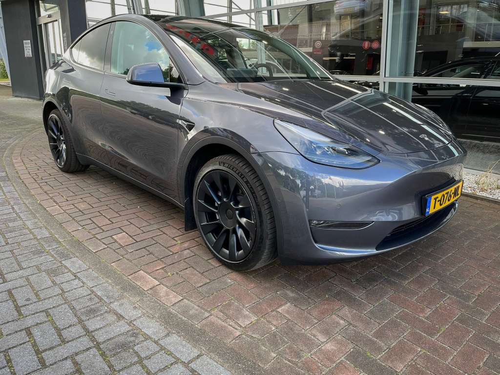 Tesla Model Y Long Range AWD 75kWh 18