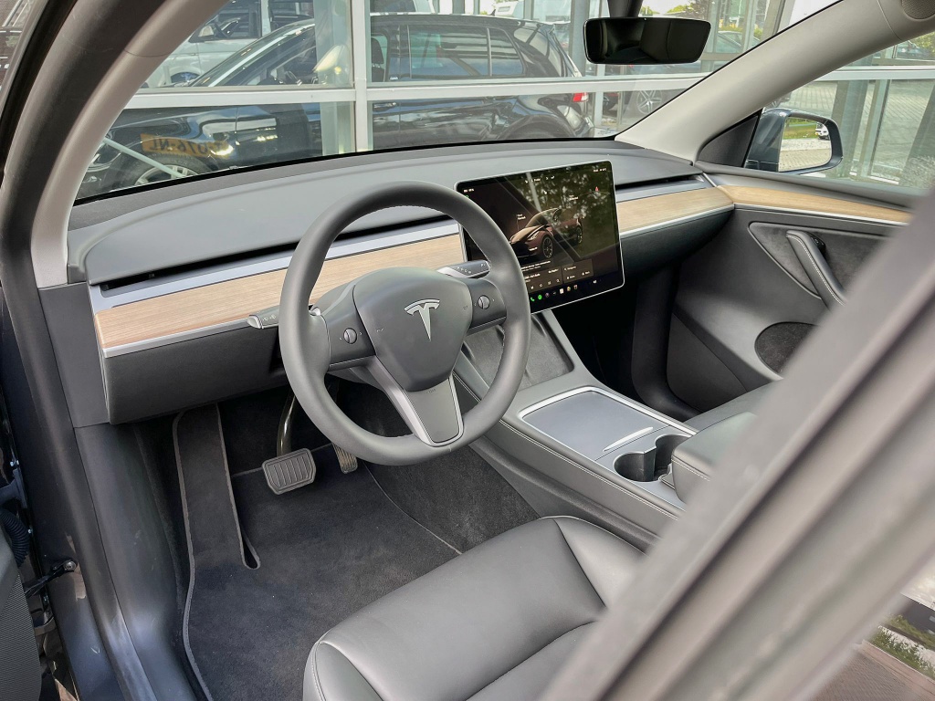 Tesla Model Y Long Range AWD 75kWh 2