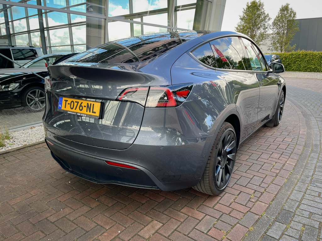 Tesla Model Y Long Range AWD 75kWh 20