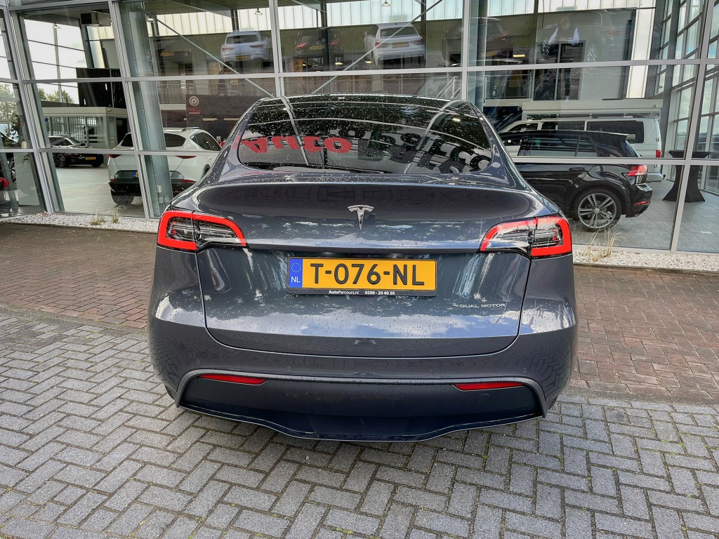 Tesla Model Y Long Range AWD 75kWh 21