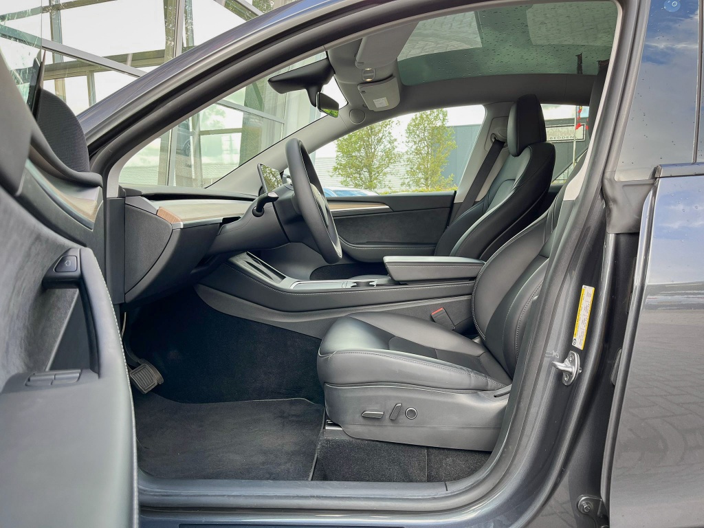 Tesla Model Y Long Range AWD 75kWh 6