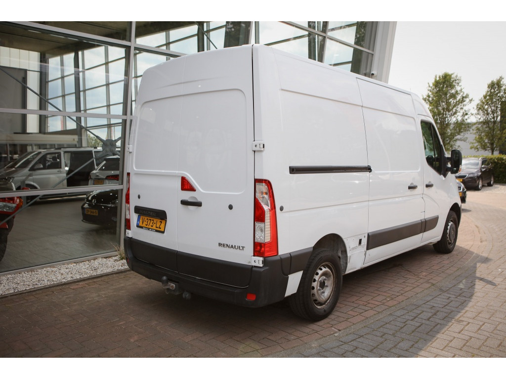 Renault Master T35 2.3 dCi L2H3 En. 18