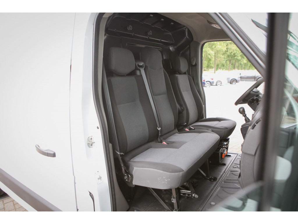 Renault Master T35 2.3 dCi L2H3 En. 7