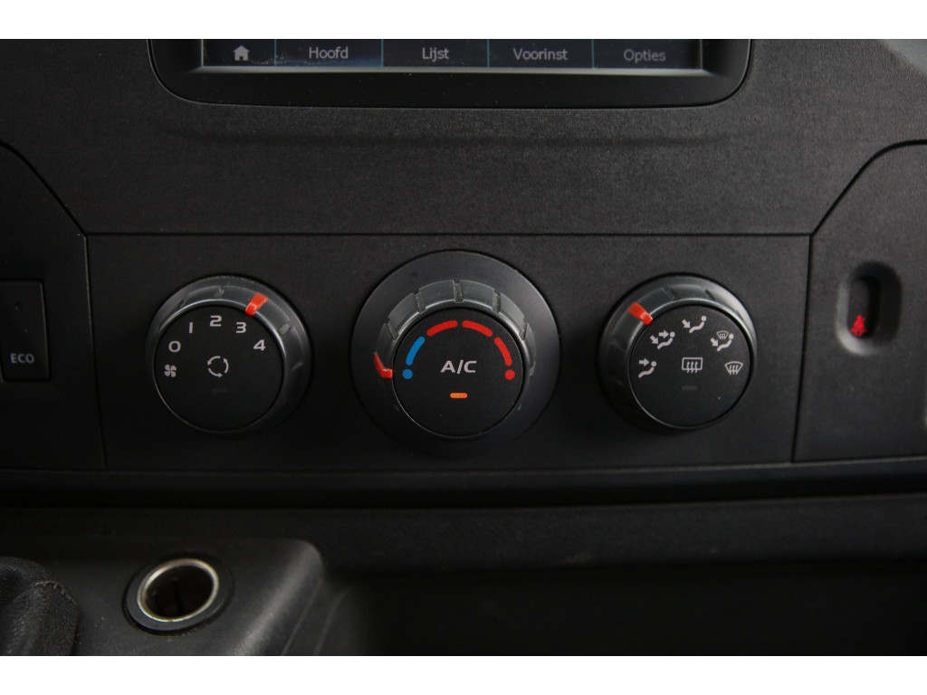 Renault Master T35 2.3 dCi L2H3 En. 8
