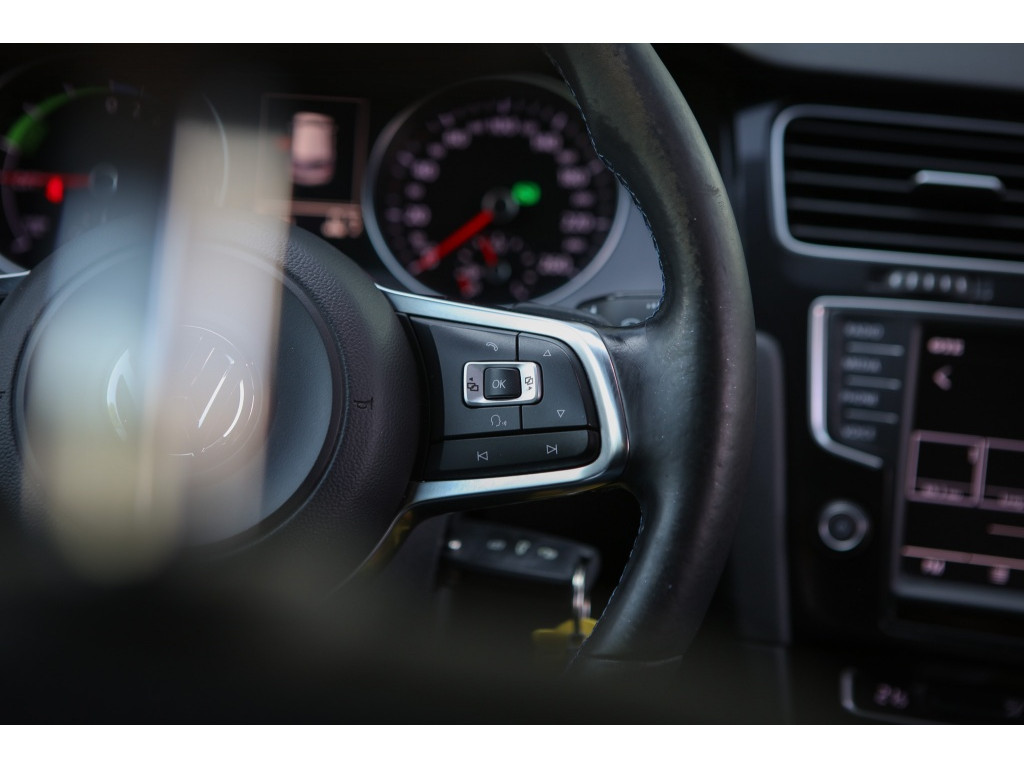Volkswagen Golf 1.4 TSI GTE 8