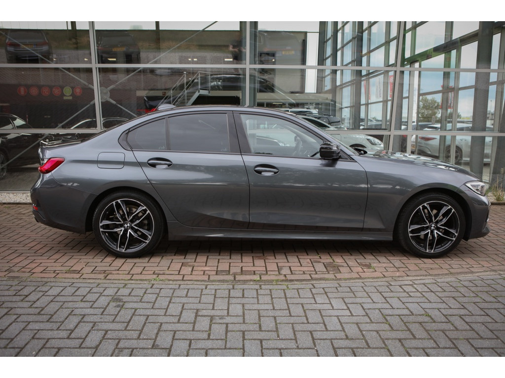 BMW 3-serie 320i High Executive 20
