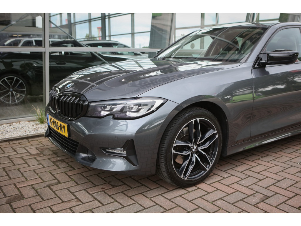 BMW 3-serie 320i High Executive 22