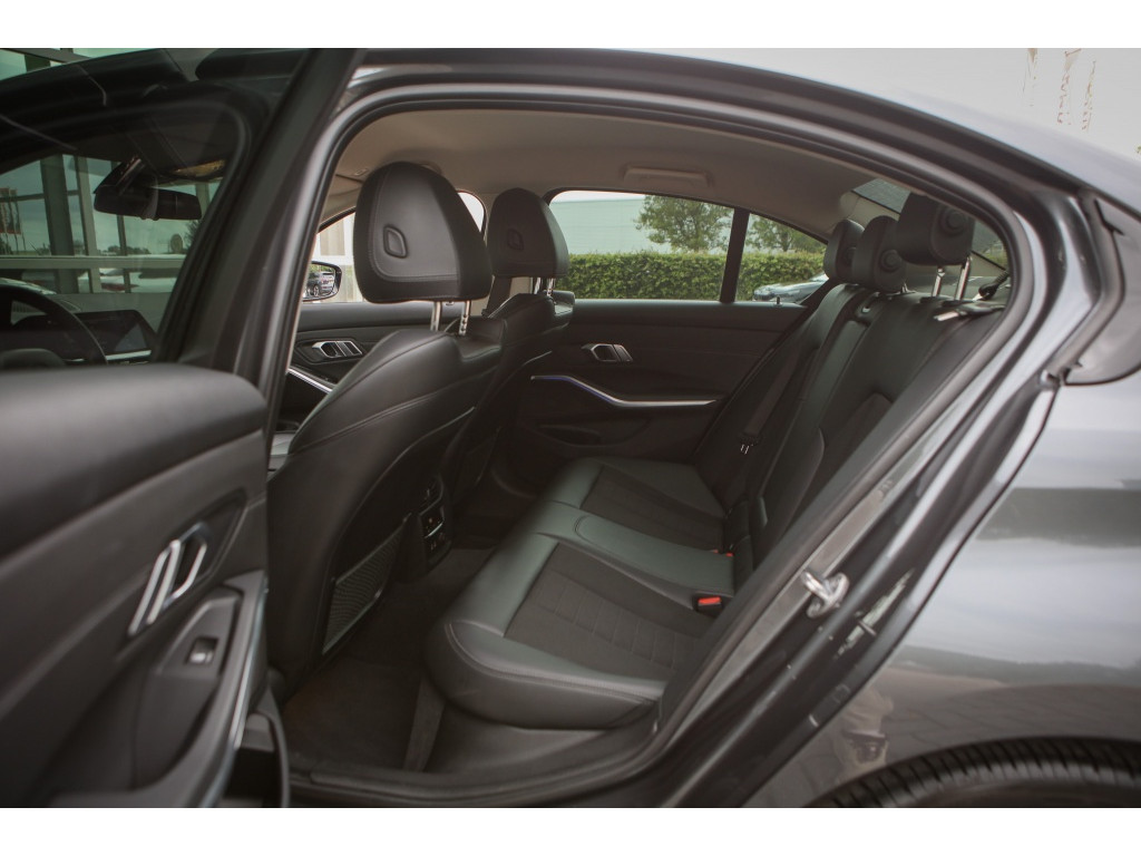 BMW 3-serie 320i High Executive 5