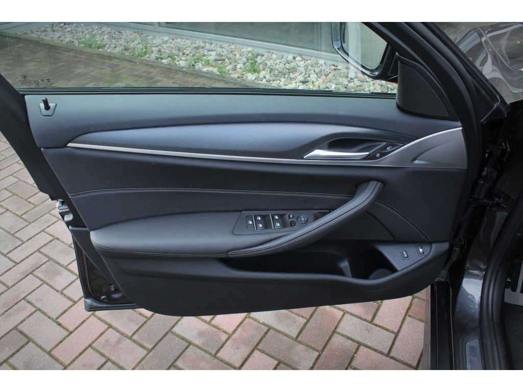 BMW 5 Serie 530e M-Sport Sedan, Adaptieve Cruise, Trekhaak, Achteruitrijcame 10