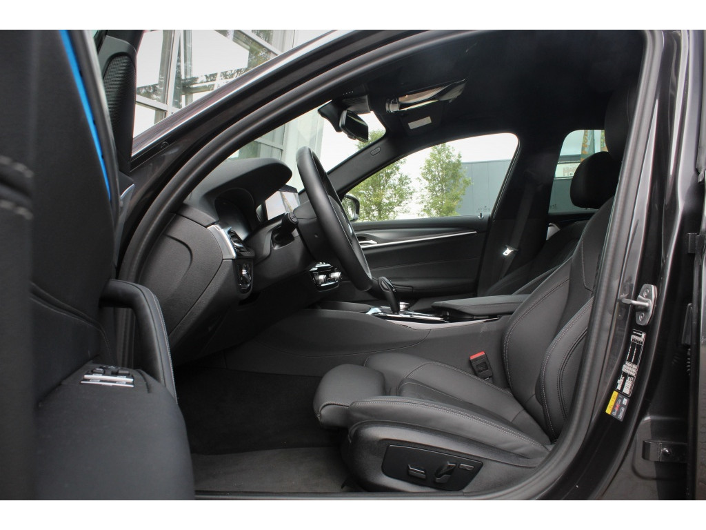 BMW 5 Serie 530e M-Sport Sedan, Adaptieve Cruise, Trekhaak, Achteruitrijcame 11