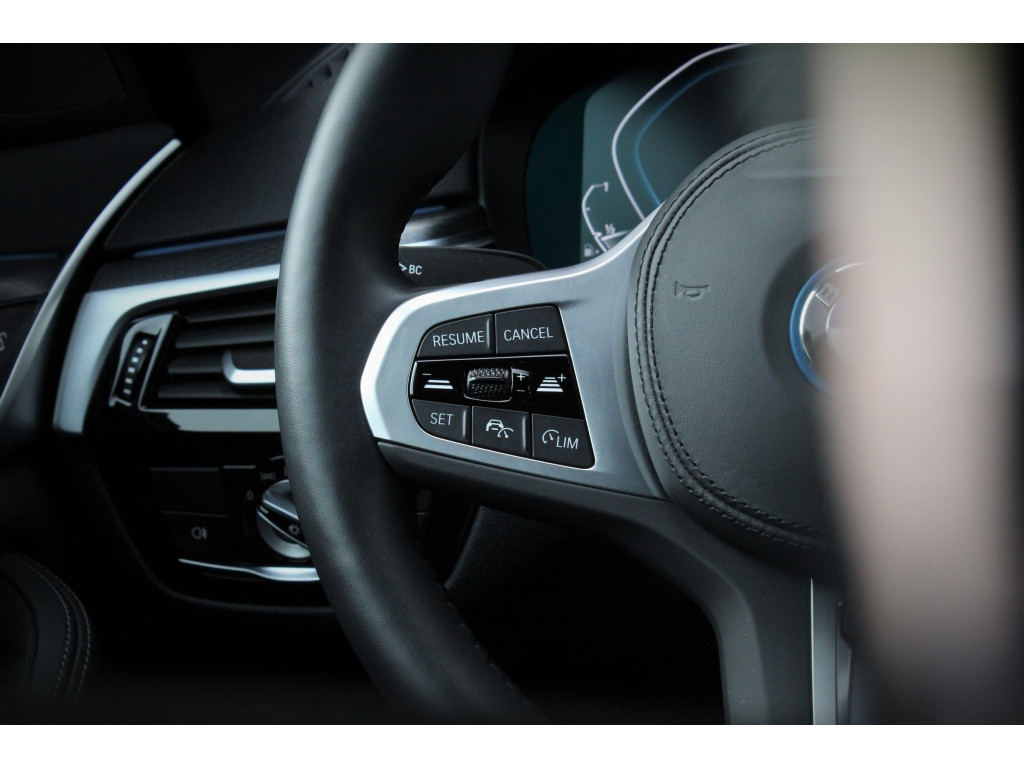 BMW 5 Serie 530e M-Sport Sedan, Adaptieve Cruise, Trekhaak, Achteruitrijcame 14