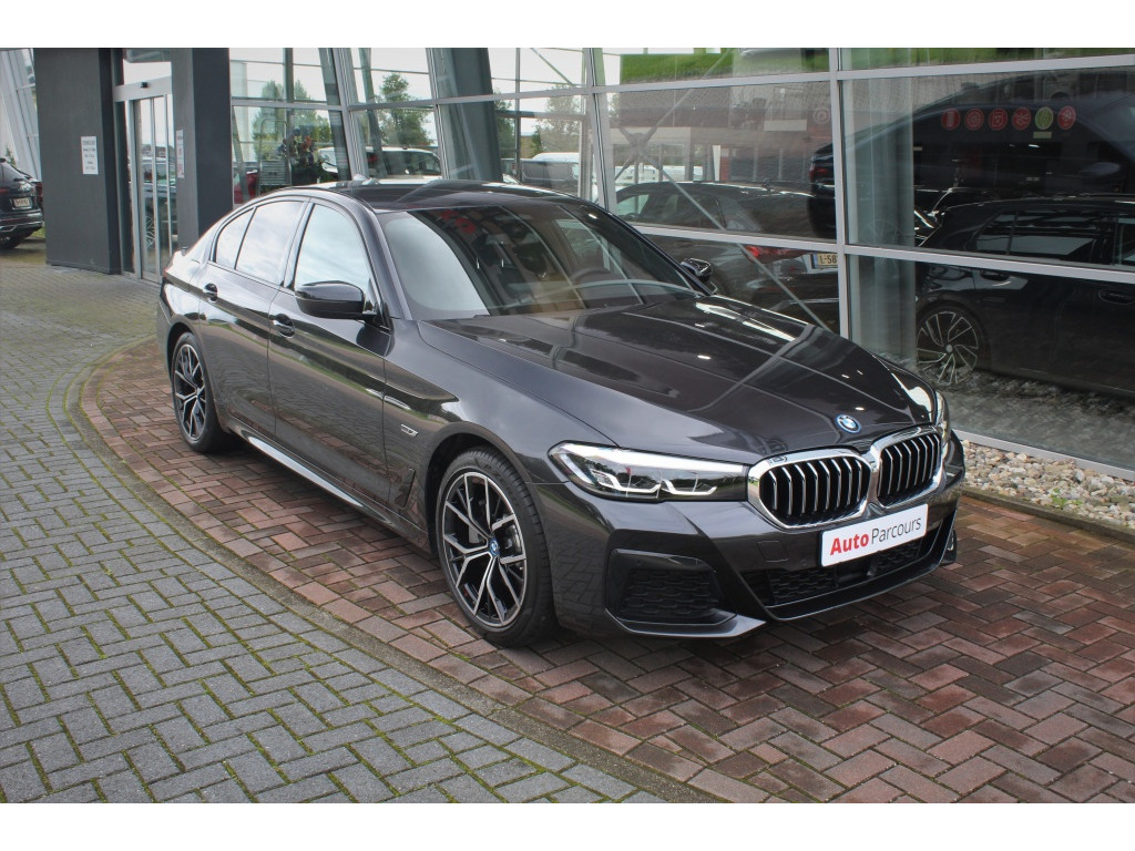 BMW 5 Serie 530e M-Sport Sedan, Adaptieve Cruise, Trekhaak, Achteruitrijcame 2