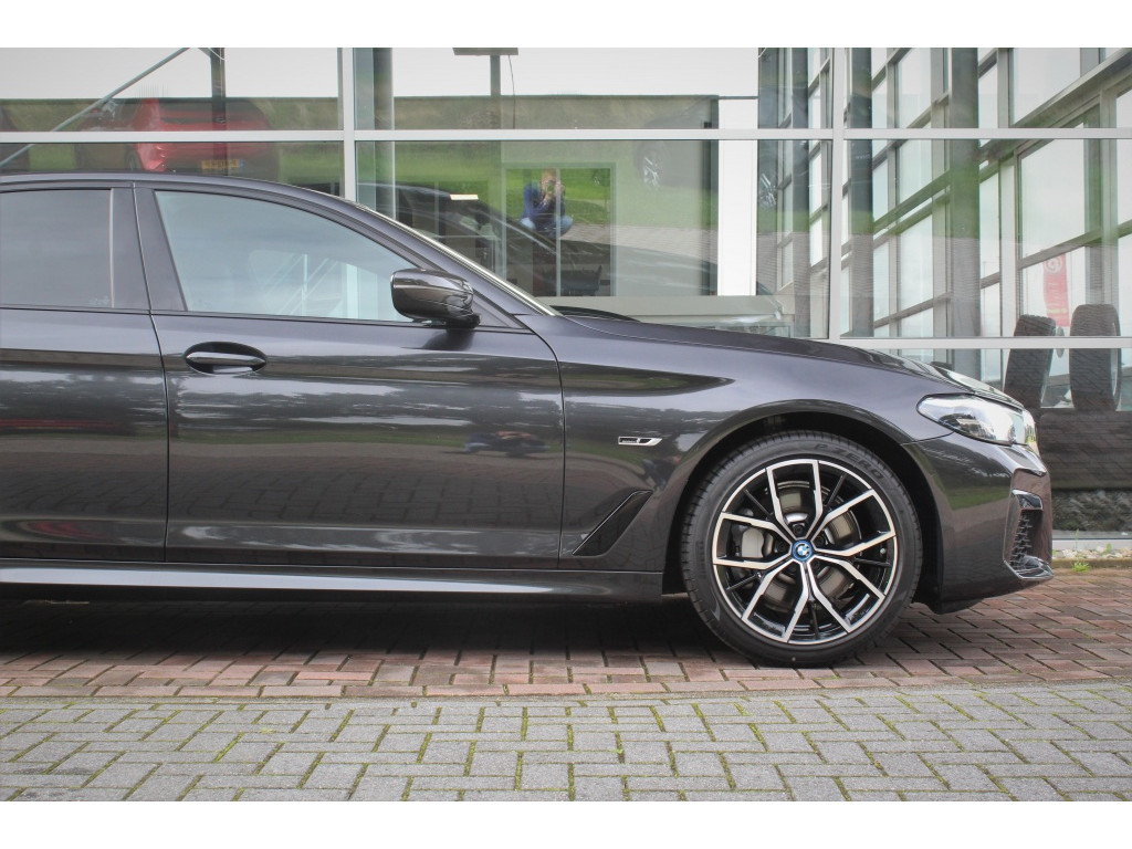 BMW 5 Serie 530e M-Sport Sedan, Adaptieve Cruise, Trekhaak, Achteruitrijcame 3