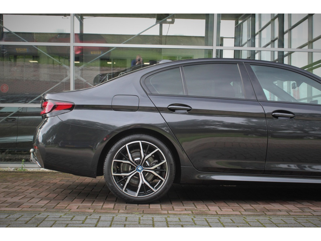 BMW 5 Serie 530e M-Sport Sedan, Adaptieve Cruise, Trekhaak, Achteruitrijcame 4