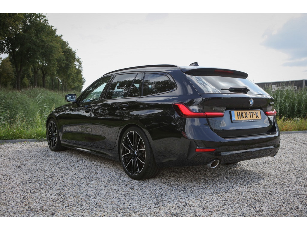 BMW 3 Serie Touring 330e Sport Line 1
