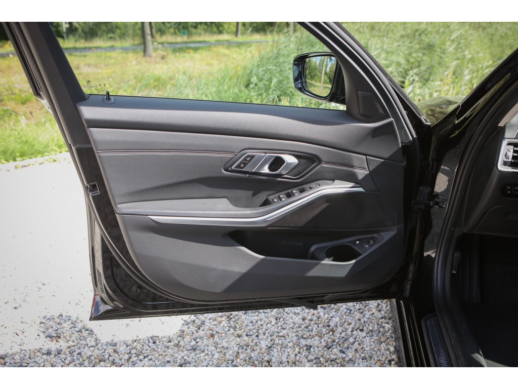 BMW 3 Serie Touring 330e Sport Line 5