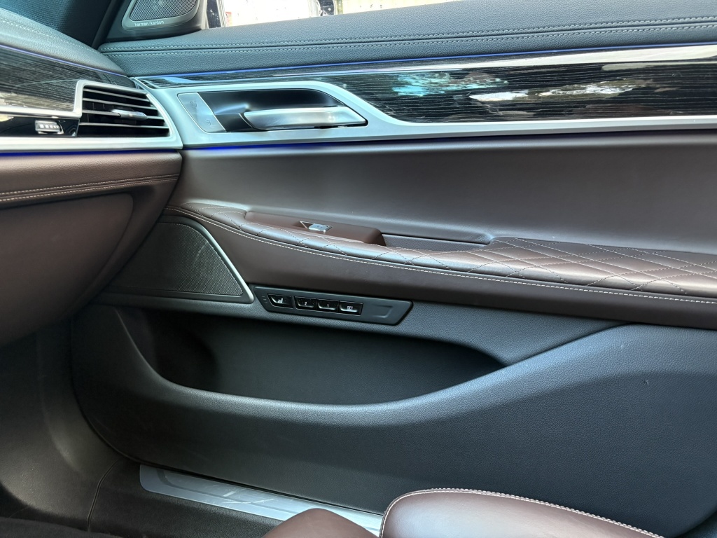 BMW 7 Serie 745e High Executive 14