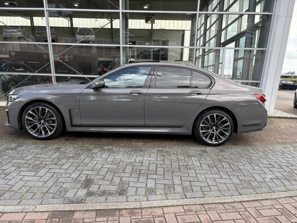 BMW 7 Serie 745e High Executive 15