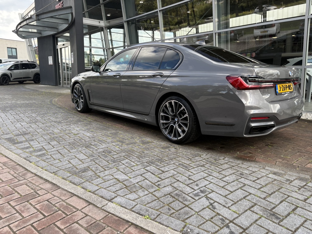 BMW 7 Serie 745e High Executive 3